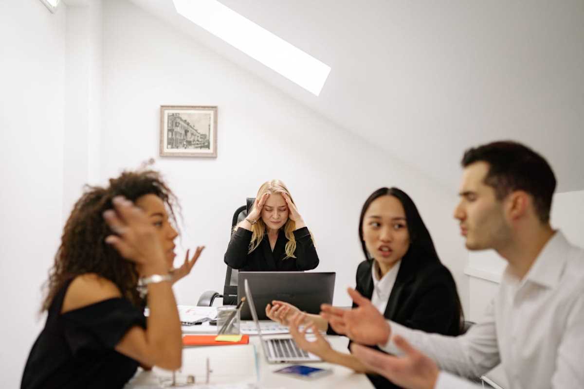 How to Resolve Conflicts in Cross-Functional Project Environments